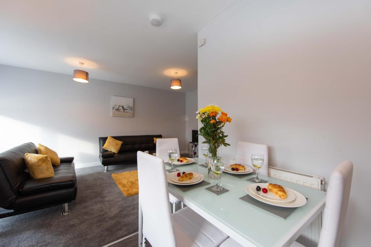 Premier - Wishaw En-Suite Apartment Екстер'єр фото
